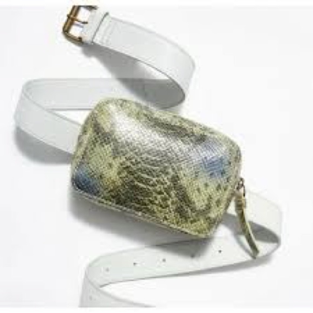 Free people Snakeskin Pattern Belt Bag with light green belt M/L leather